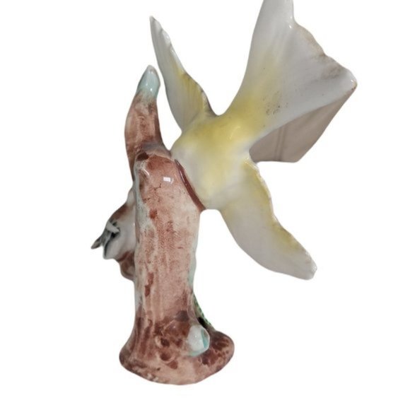 vintage feeding bird small ceramic figure 5" made in japan - Picture 4 of 6